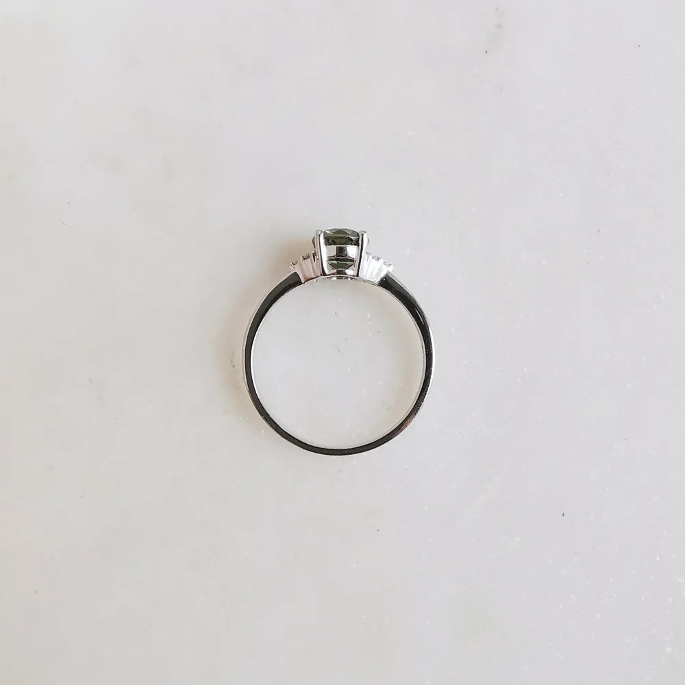 18K Round Green Sapphire Ring