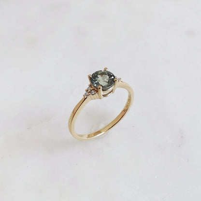 18K Round Green Sapphire Ring