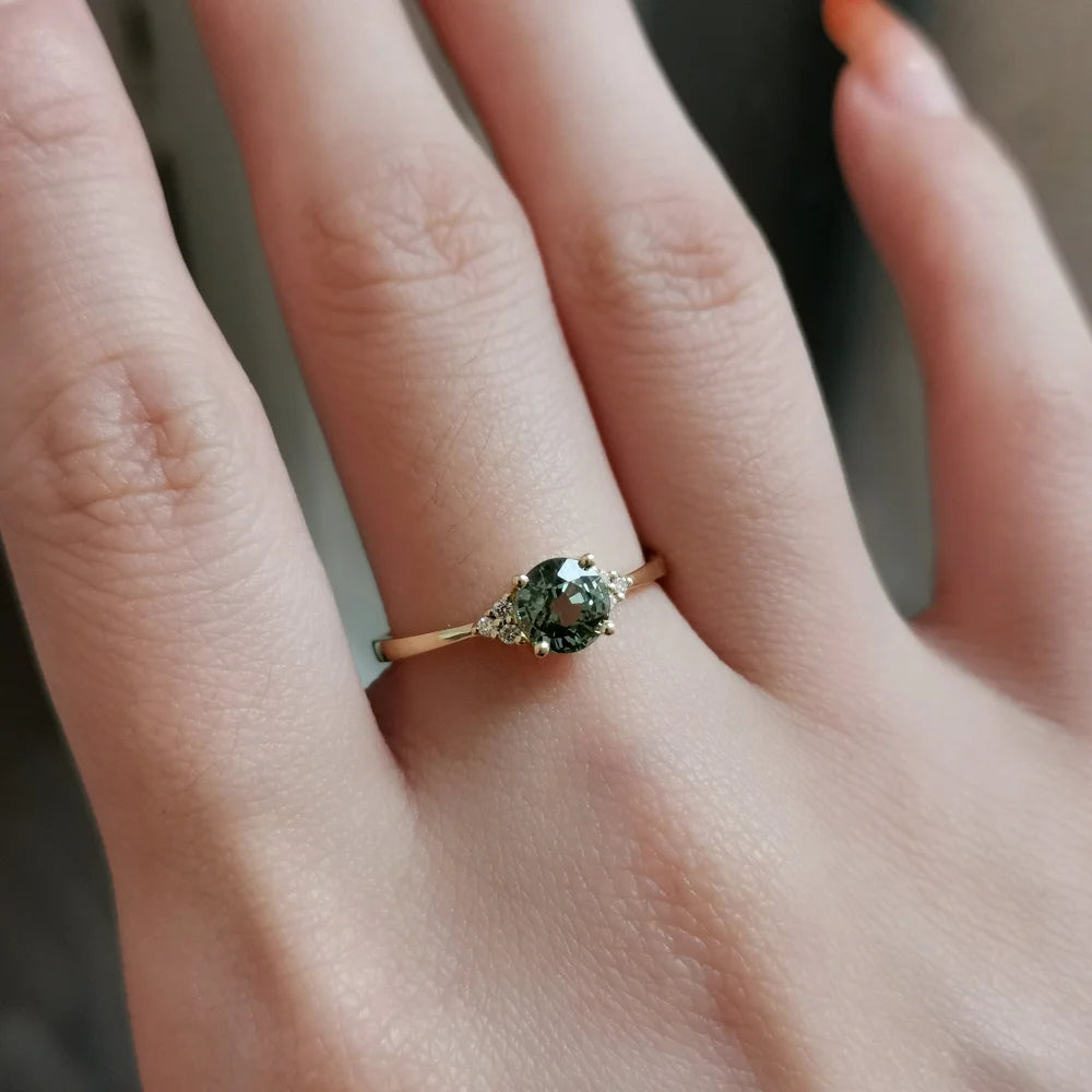 18K Round Green Sapphire Ring