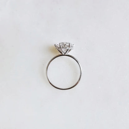 18K "The Diamond Wreath" Moissanite Ring