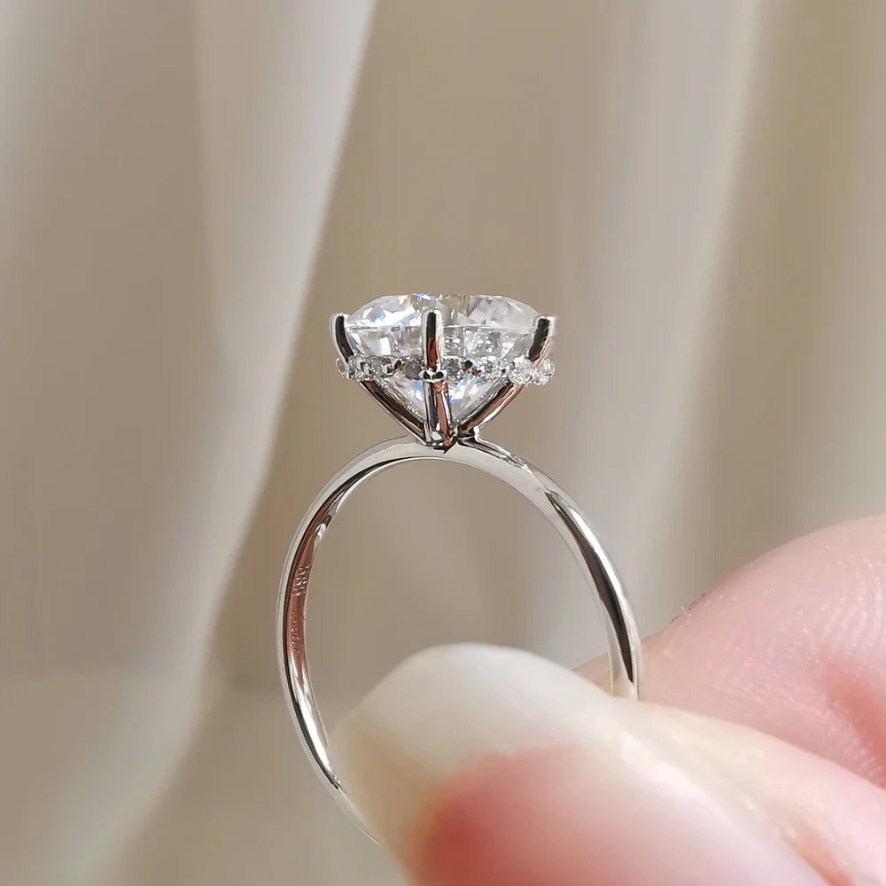 18K "The Diamond Wreath" Moissanite Ring