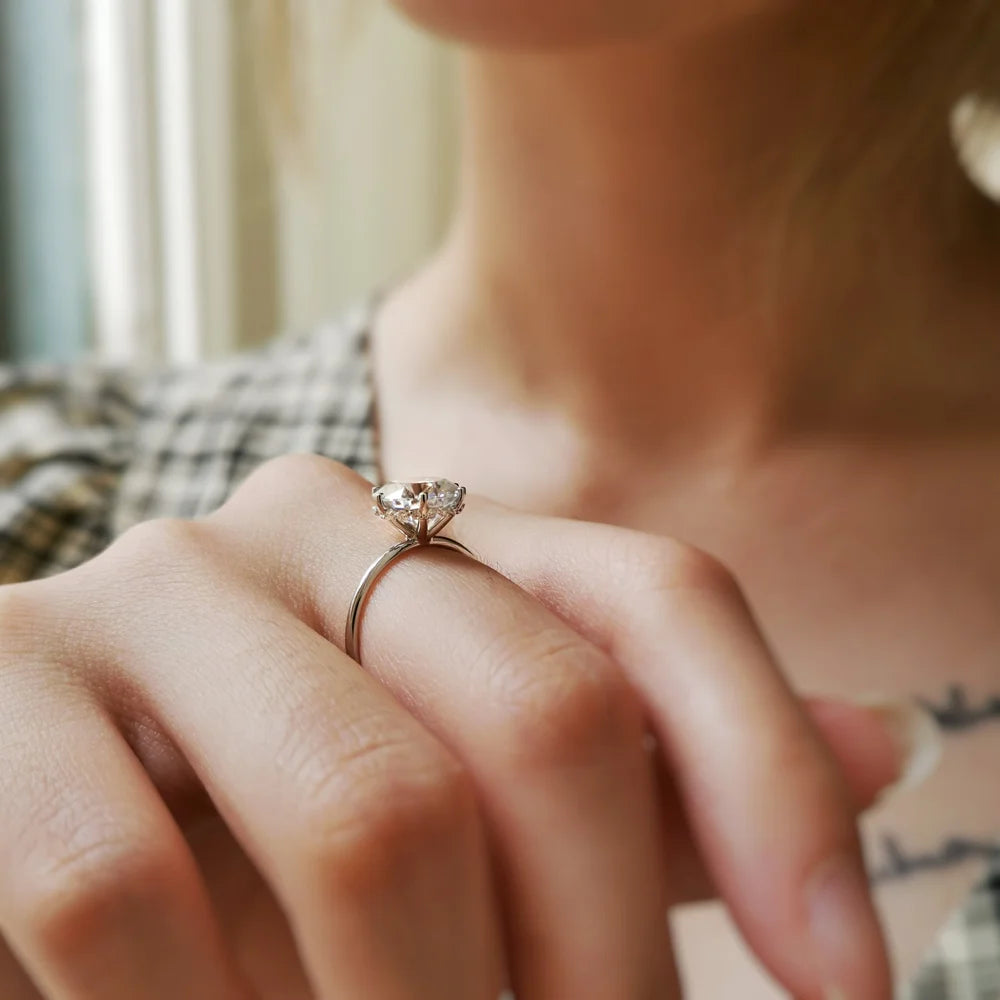 18K "The Diamond Wreath" Moissanite Ring