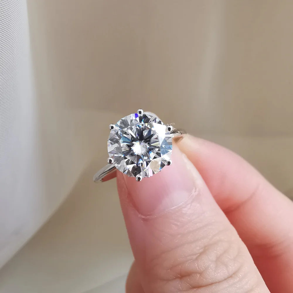18K "The Diamond Wreath" Moissanite Ring