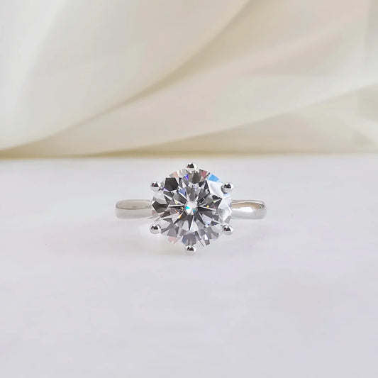 18K Journee Round Moissanite Ring
