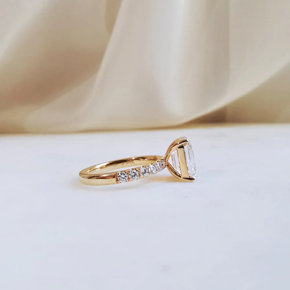 18K Fable Emerald Moissanite Ring