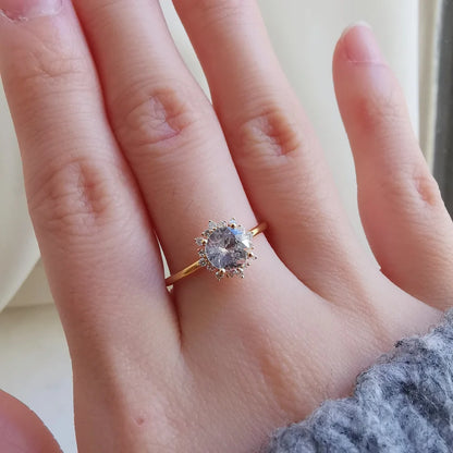 18K White Sapphire Diamond Snowflake Ring