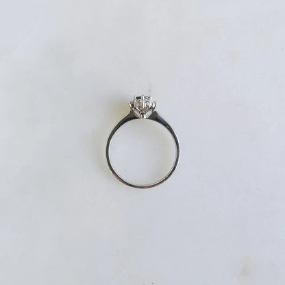 18K Ceylon Sapphire with Snowflake Diamond Ring
