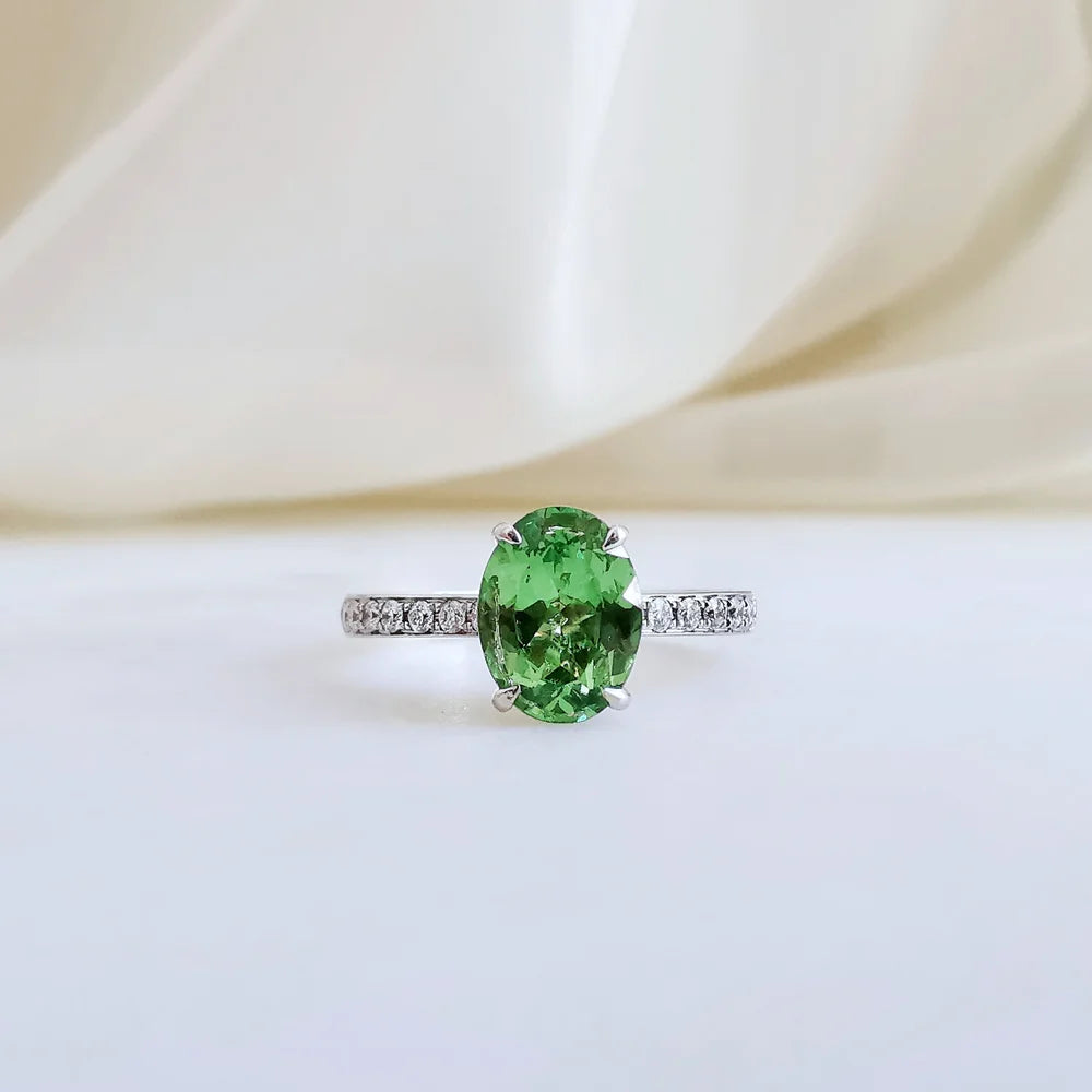18K Oval Tsavorite with Diamond Ring