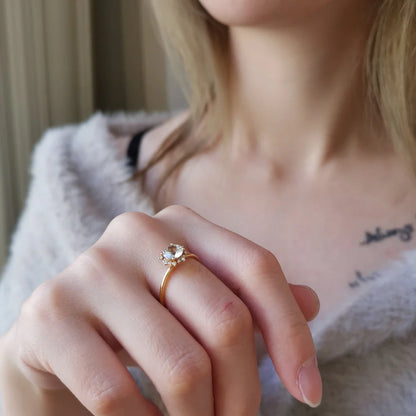 18K White Sapphire Diamond Snowflake Ring