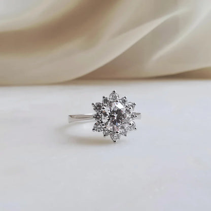 18K Snowflake Moissanite Ring