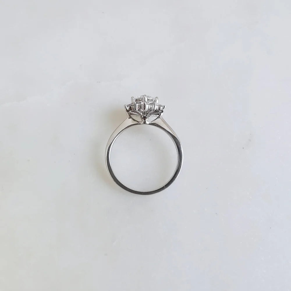 18K Snowflake Moissanite Ring