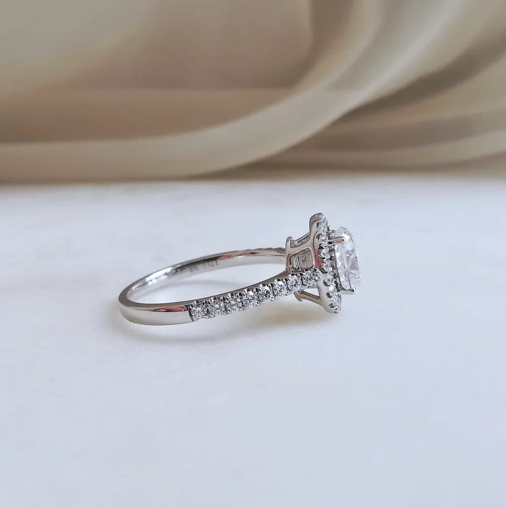 18K Aisley Moissanite Ring