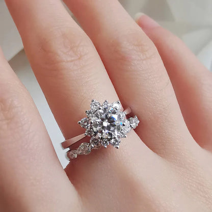18K Snowflake Moissanite Ring