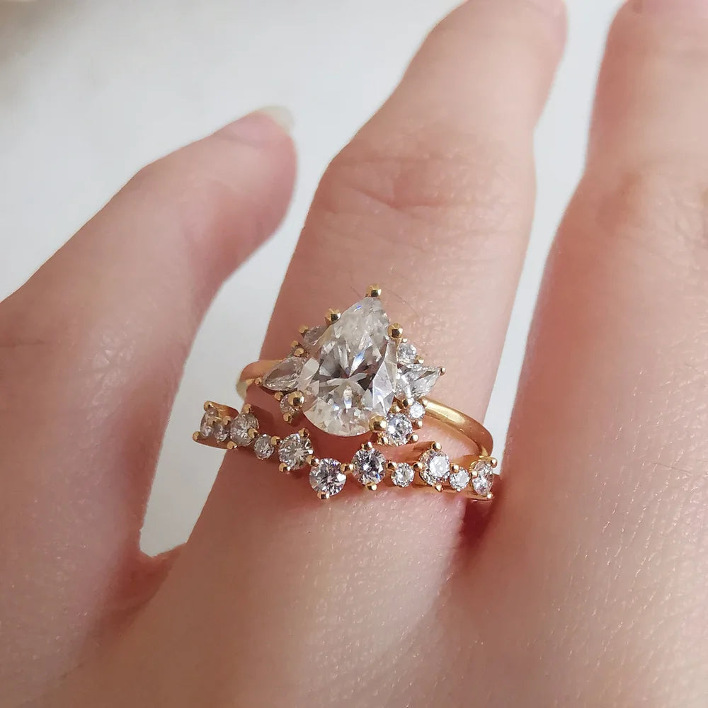 18K Vintage Pear Cut Moissanite Ring