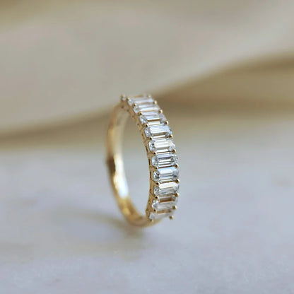 18K Kennedy Moissanite Band