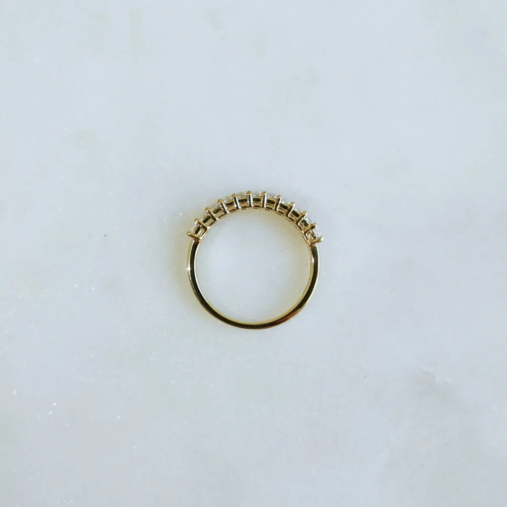 18K Kennedy Moissanite Band