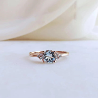 Brilliant Aquamarine and diamond ring