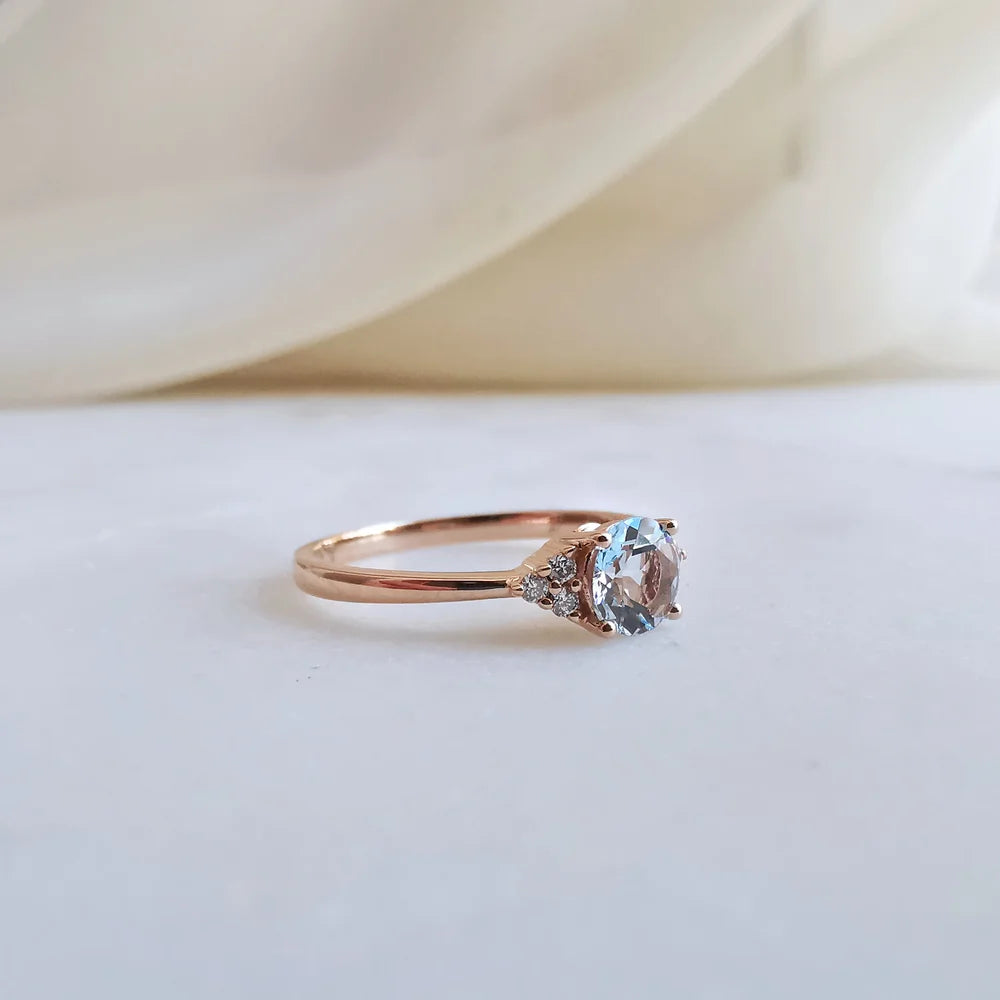 Brilliant Aquamarine and diamond ring
