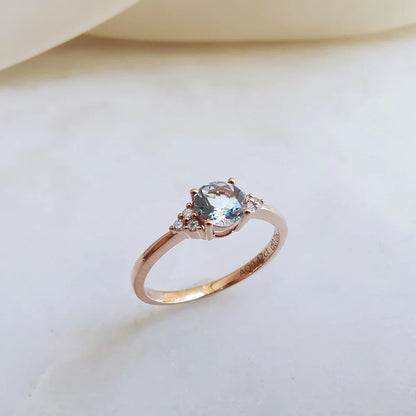 Brilliant Aquamarine and diamond ring