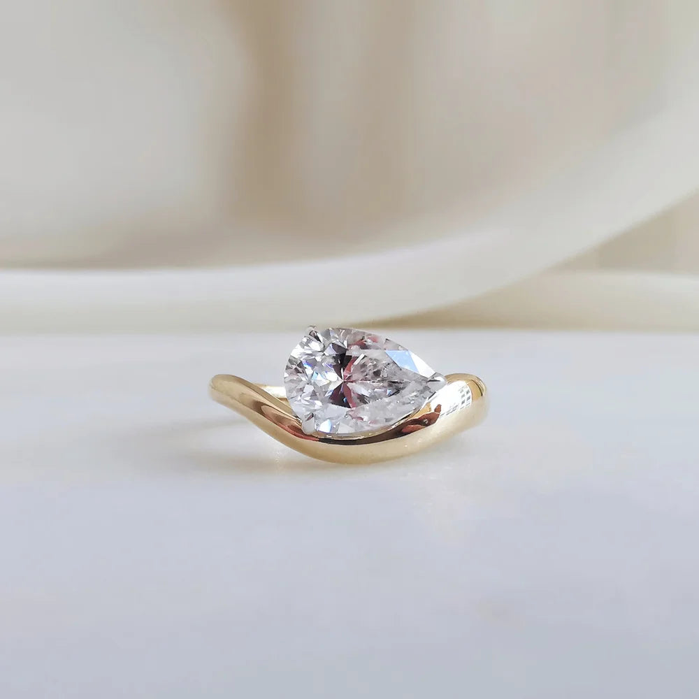 18K Apollo Pear Solid Curve Ring