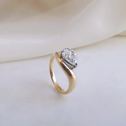 18K Apollo Pear Solid Curve Ring