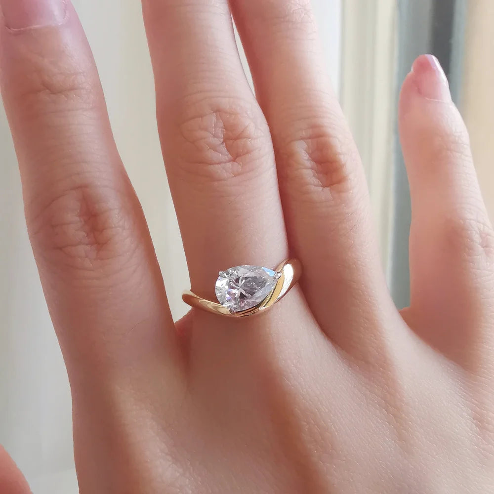 18K Apollo Pear Solid Curve Ring