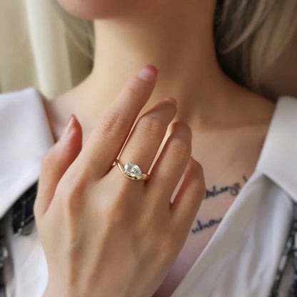 18K Apollo Pear Solid Curve Ring