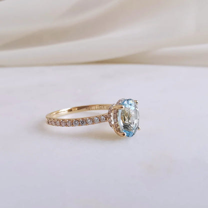 18K Astrid Aquamarine Ring