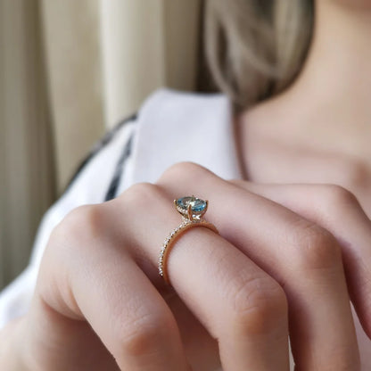 18K Astrid Aquamarine Ring
