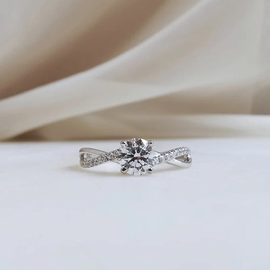 18K Amira Lab Diamond Engagement Ring