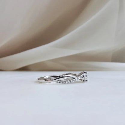 18K Amira Lab Diamond Engagement Ring