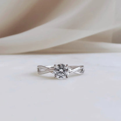 18K Amira Twist Lab Diamond Ring
