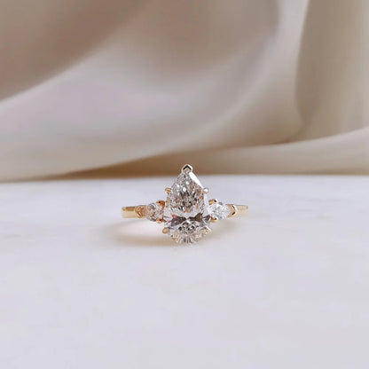 18K Freya Pear Lab-grown Diamond Engagement Ring