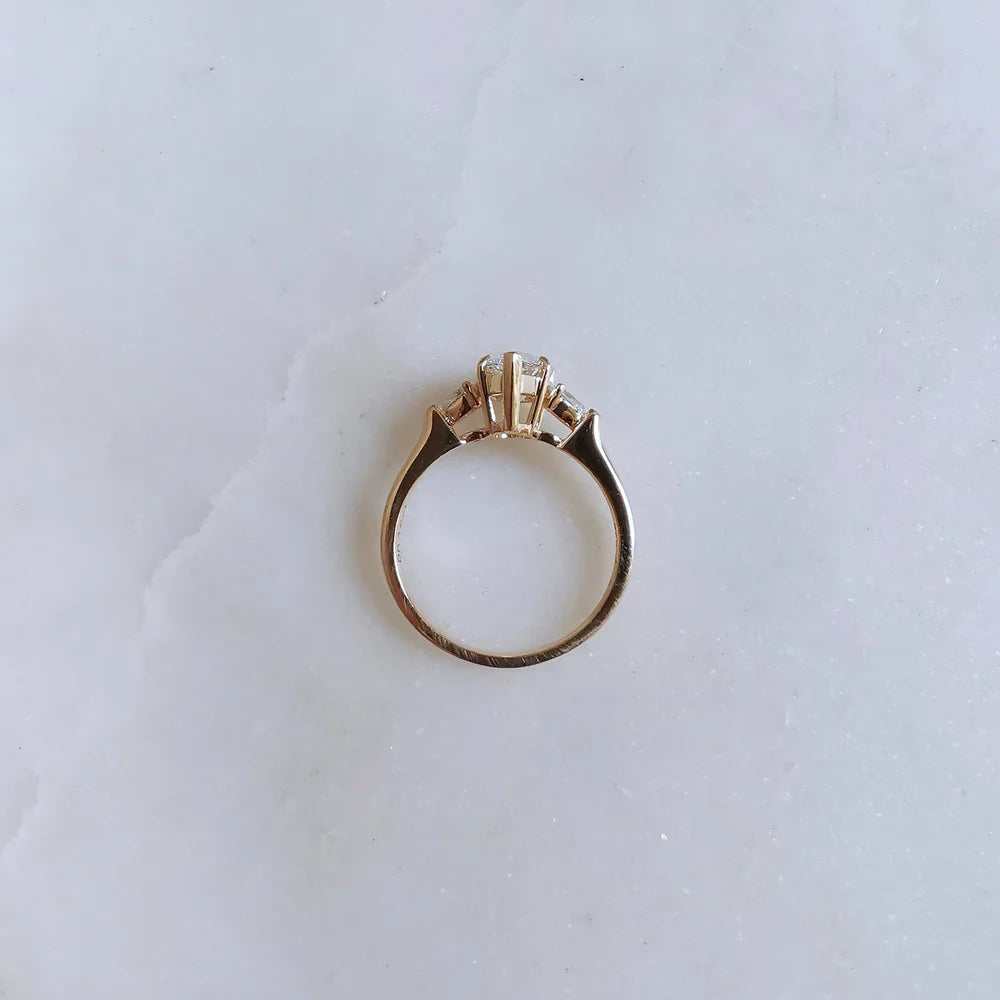 18K Freya Pear Lab-grown Diamond Engagement Ring