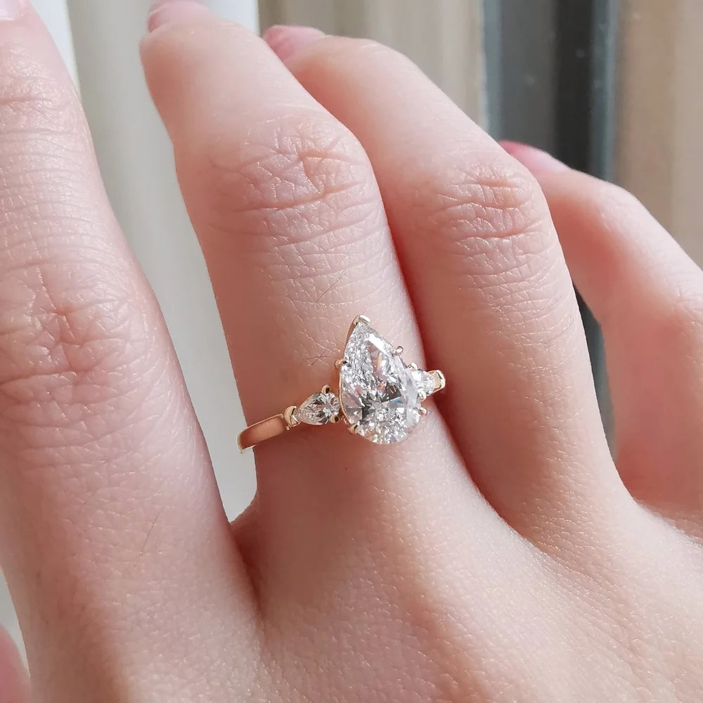 18K Freya Pear Lab-grown Diamond Engagement Ring