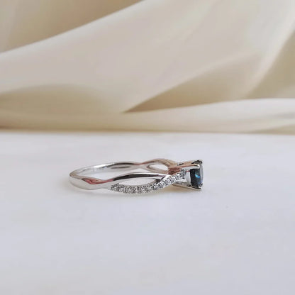 18K Heart Blue Sapphire Ring