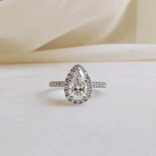 18K  Pear Lab-grown Diamond Engagement Ring