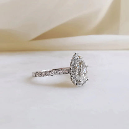 18K  Pear Lab-grown Diamond Engagement Ring