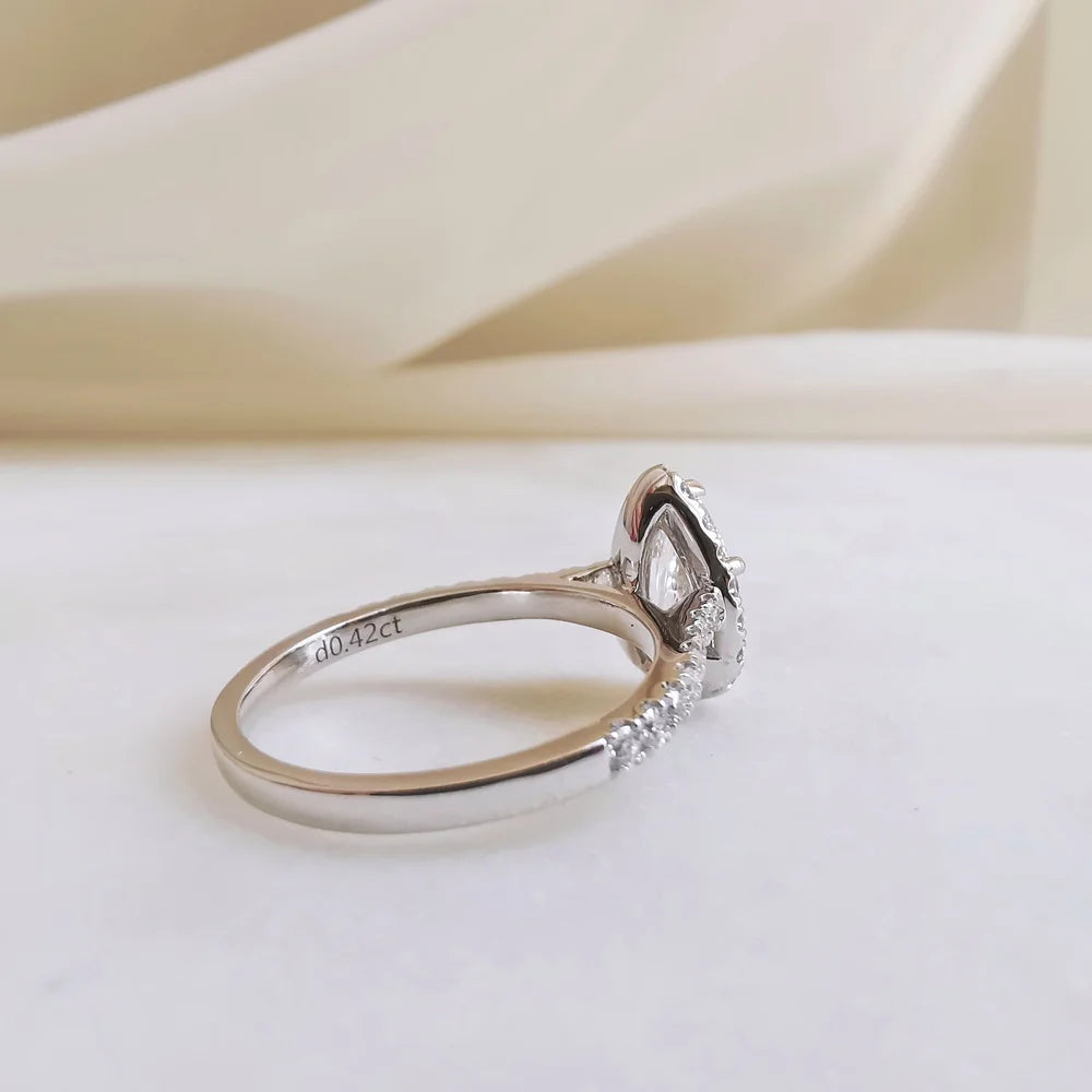 18K  Pear Lab-grown Diamond Engagement Ring