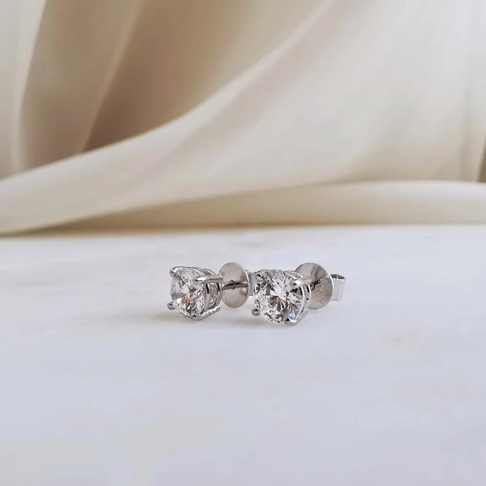 18K Round Lab Diamond Earring