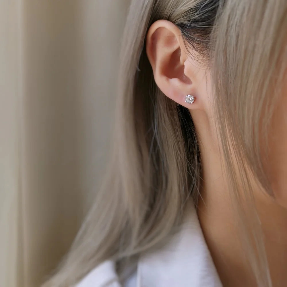 18K Round Lab Diamond Earring