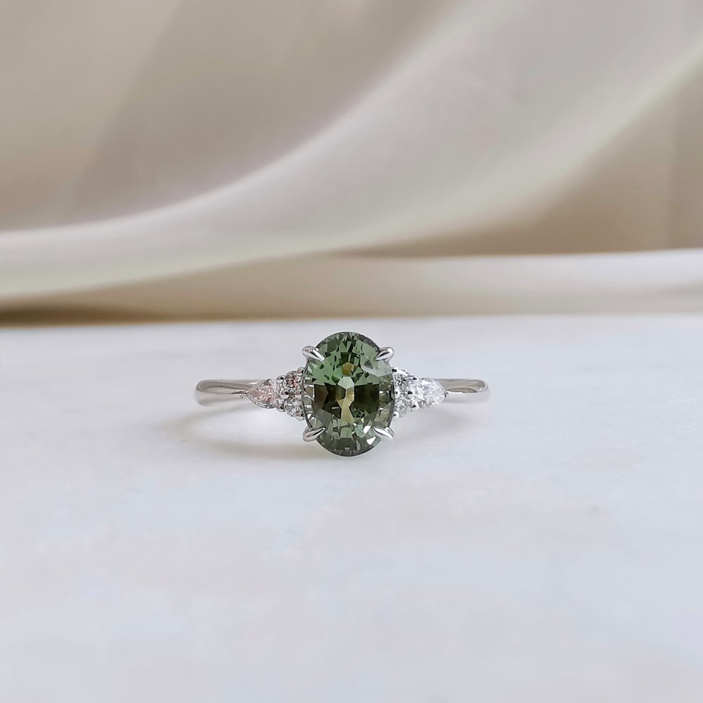 18K Paisley Green Sapphire Ring