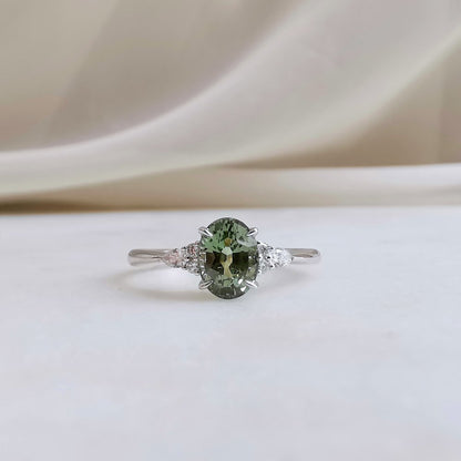 18K Paisley Green Sapphire Ring