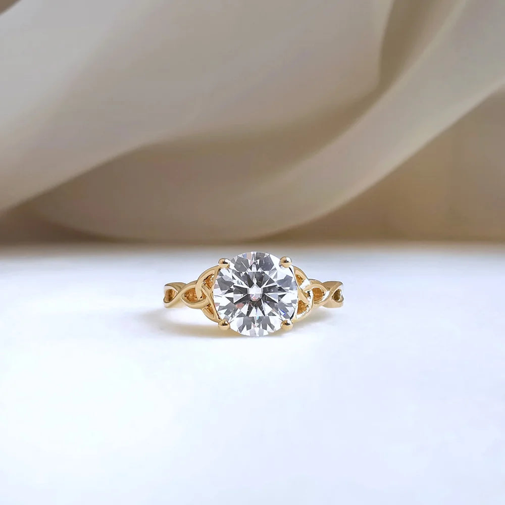 18K Skylar Moissanite Ring