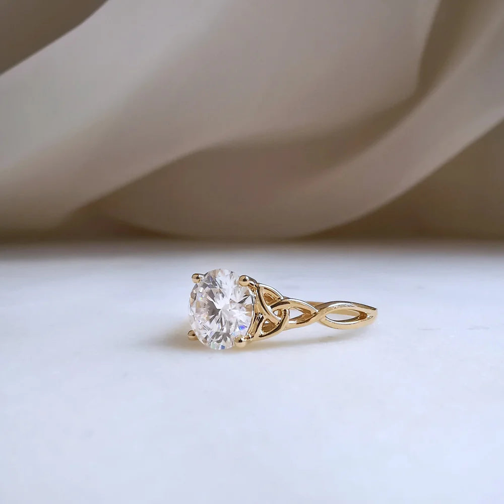18K Skylar Moissanite Ring