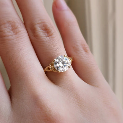 18K Skylar Moissanite Ring