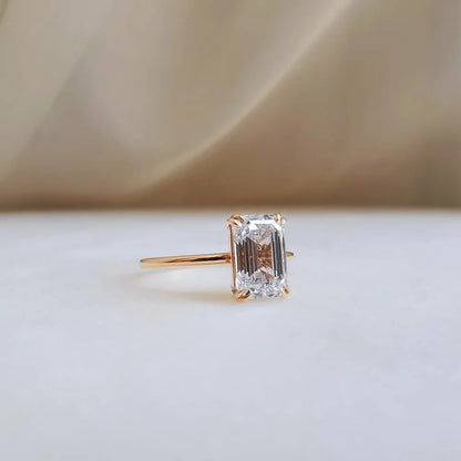 18K Emearld Cut Lab-grown Diamond Ring