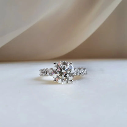 18K Isabella Round Lab-grown Diamond Engagement Ring