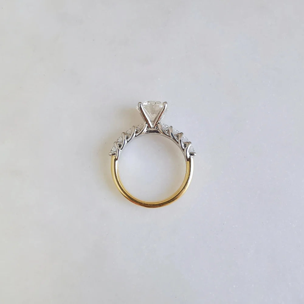 18K Isabella Round Lab-grown Diamond Engagement Ring