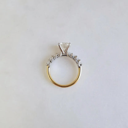 18K Isabella Round Lab-grown Diamond Engagement Ring